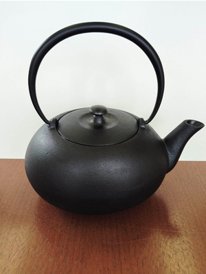 未使用、保管品 菊池保寿堂造 25型 吉兆文様 大型鉄瓶 南部鉄瓶 南部鉄器 WEB SHOP/ 菊地保寿堂直営店 KIKUCHI HOJUDO WEB SHOP